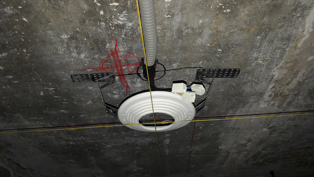 Монтаж закладных для  светильников на кухне для натяжного потолка в Волоколамске